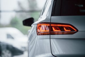 Comment améliorer l’éclairage de sa voiture ?