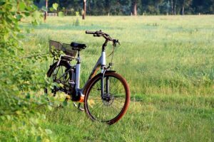 Décryptage des avantages et inconvénients du vélo à assistance électrique